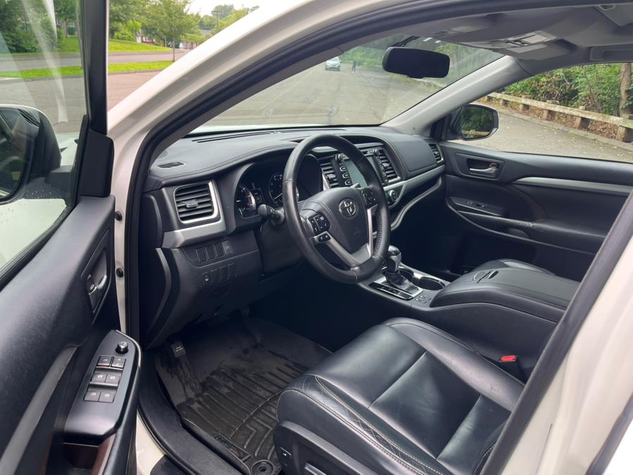 2015 Toyota Highlander AWD 4dr V6 XLE (Natl), available for sale in New Britain, Connecticut | Supreme Automotive. New Britain, Connecticut 2015 Toyota Highlander AWD 4dr V6 XLE (Natl), available for sale in New Britain, Connecticut | Supreme Automotive. New Britain, Connecticut