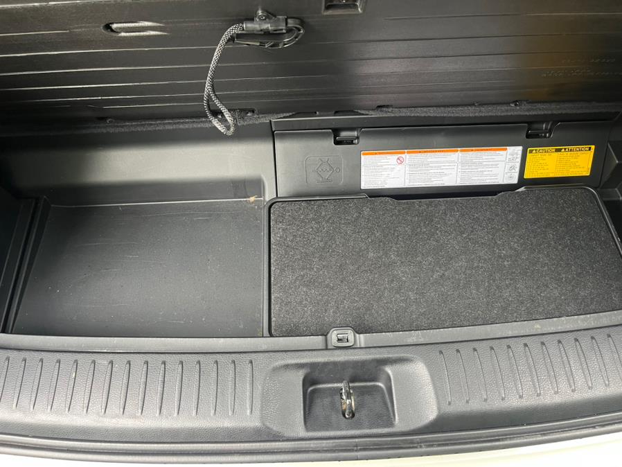 2015 Toyota Highlander AWD 4dr V6 XLE (Natl), available for sale in New Britain, Connecticut | Supreme Automotive. New Britain, Connecticut 2015 Toyota Highlander AWD 4dr V6 XLE (Natl), available for sale in New Britain, Connecticut | Supreme Automotive. New Britain, Connecticut