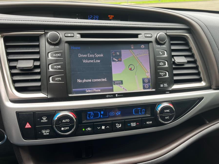 2015 Toyota Highlander AWD 4dr V6 XLE (Natl), available for sale in New Britain, Connecticut | Supreme Automotive. New Britain, Connecticut 2015 Toyota Highlander AWD 4dr V6 XLE (Natl), available for sale in New Britain, Connecticut | Supreme Automotive. New Britain, Connecticut