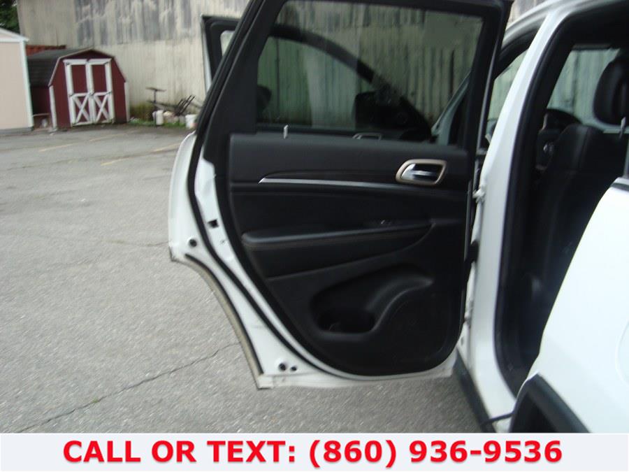 2014 Jeep Grand Cherokee 4WD 4dr Limited, available for sale in Hartford, Connecticut | Lee Motors Sales Inc. Hartford, Connecticut 2014 Jeep Grand Cherokee 4WD 4dr Limited, available for sale in Hartford, Connecticut | Lee Motors Sales Inc. Hartford, Connecticut
