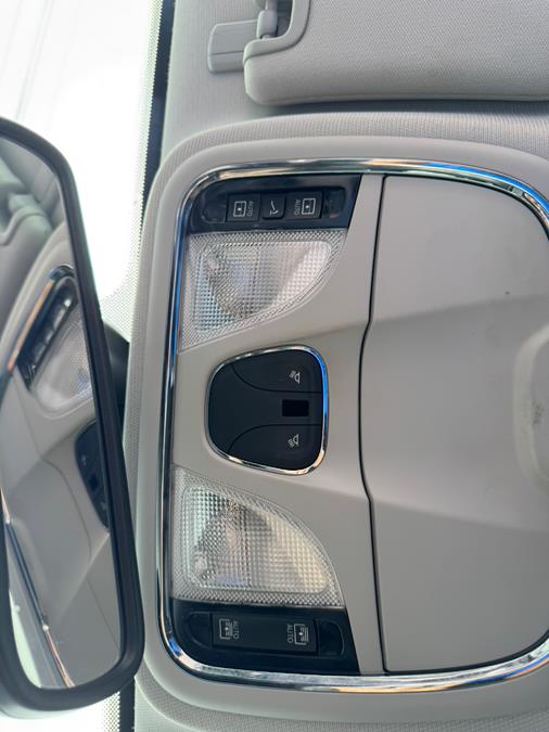 2019 Jeep Cherokee Latitude Plus 4x4, available for sale in Irvington, New Jersey | Elis Motors Corp. Irvington, New Jersey 2019 Jeep Cherokee Latitude Plus 4x4, available for sale in Irvington, New Jersey | Elis Motors Corp. Irvington, New Jersey