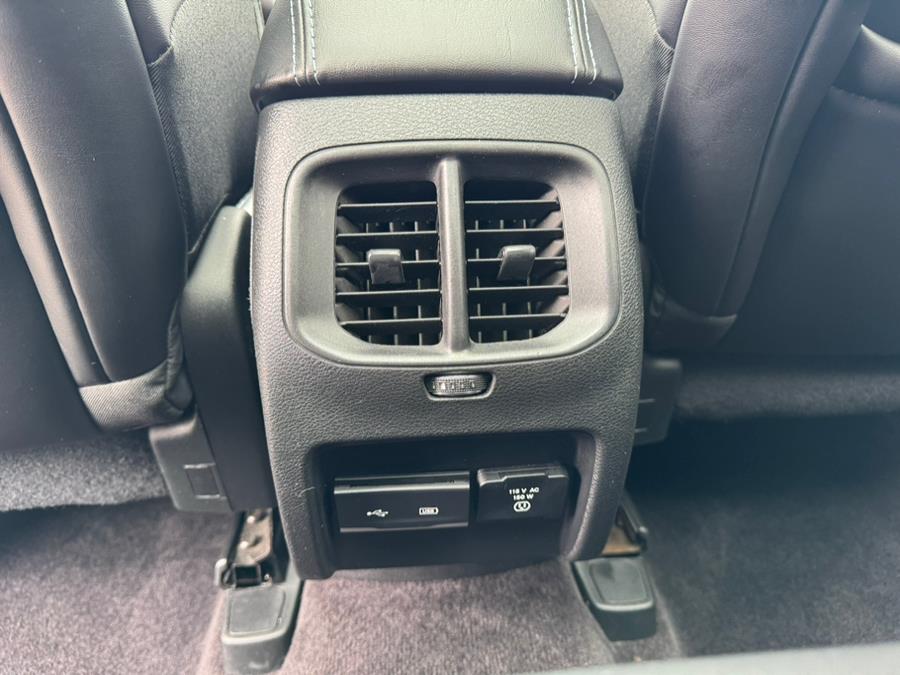 2019 Jeep Cherokee Latitude Plus 4x4, available for sale in Irvington, New Jersey | Elis Motors Corp. Irvington, New Jersey 2019 Jeep Cherokee Latitude Plus 4x4, available for sale in Irvington, New Jersey | Elis Motors Corp. Irvington, New Jersey