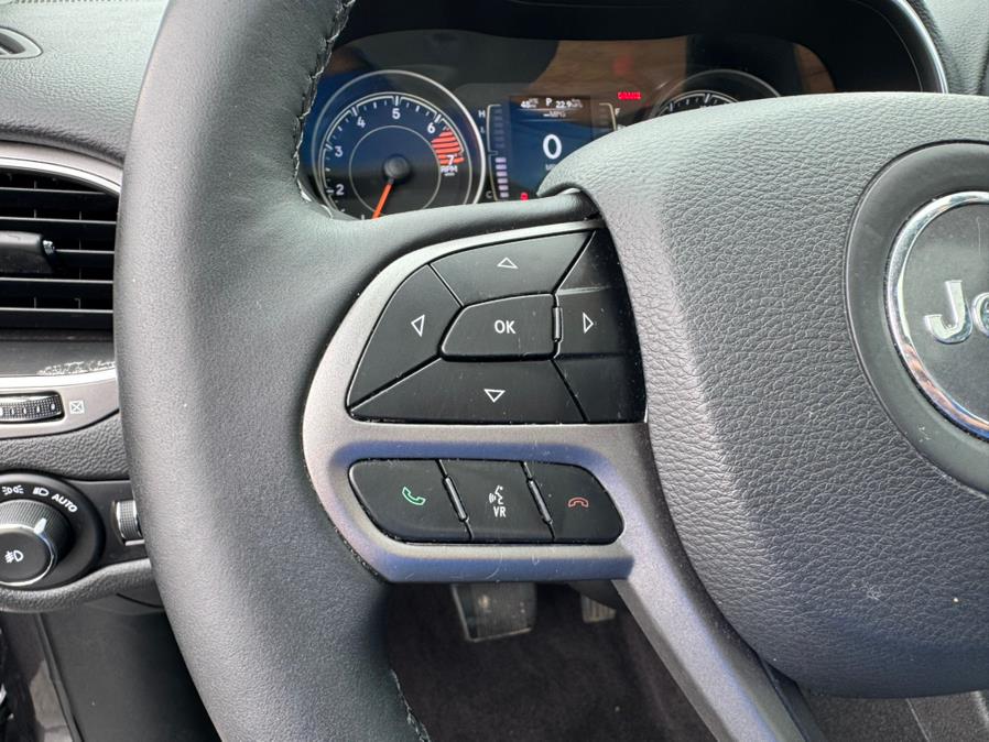 2019 Jeep Cherokee Latitude Plus 4x4, available for sale in Irvington, New Jersey | Elis Motors Corp. Irvington, New Jersey 2019 Jeep Cherokee Latitude Plus 4x4, available for sale in Irvington, New Jersey | Elis Motors Corp. Irvington, New Jersey