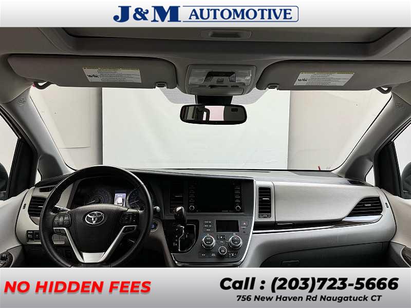 2018 Toyota Sienna XLE, available for sale in Naugatuck, Connecticut | J&M Automotive Sls&Svc LLC. Naugatuck, Connecticut 2018 Toyota Sienna XLE, available for sale in Naugatuck, Connecticut | J&M Automotive Sls&Svc LLC. Naugatuck, Connecticut