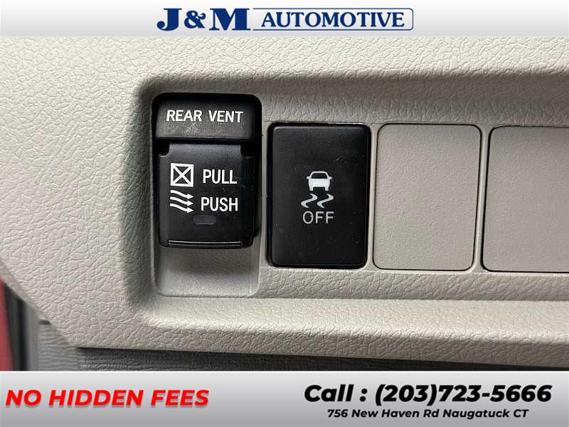 2018 Toyota Sienna XLE, available for sale in Naugatuck, Connecticut | J&M Automotive Sls&Svc LLC. Naugatuck, Connecticut 2018 Toyota Sienna XLE, available for sale in Naugatuck, Connecticut | J&M Automotive Sls&Svc LLC. Naugatuck, Connecticut