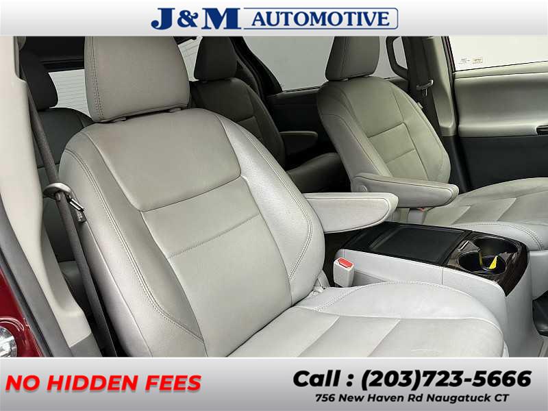 2018 Toyota Sienna XLE, available for sale in Naugatuck, Connecticut | J&M Automotive Sls&Svc LLC. Naugatuck, Connecticut 2018 Toyota Sienna XLE, available for sale in Naugatuck, Connecticut | J&M Automotive Sls&Svc LLC. Naugatuck, Connecticut
