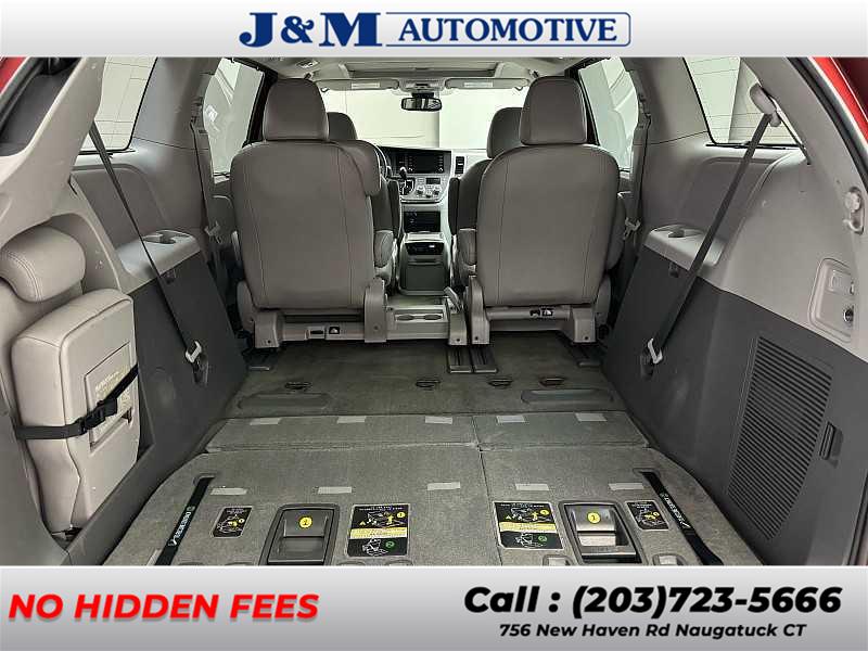 2018 Toyota Sienna XLE, available for sale in Naugatuck, Connecticut | J&M Automotive Sls&Svc LLC. Naugatuck, Connecticut 2018 Toyota Sienna XLE, available for sale in Naugatuck, Connecticut | J&M Automotive Sls&Svc LLC. Naugatuck, Connecticut