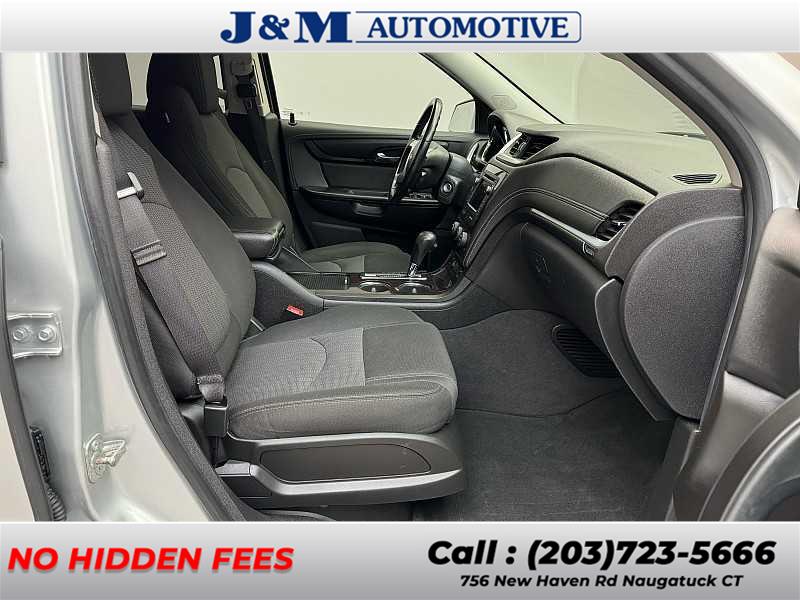 2017 Chevrolet Traverse LT, available for sale in Naugatuck, Connecticut | J&M Automotive Sls&Svc LLC. Naugatuck, Connecticut 2017 Chevrolet Traverse LT, available for sale in Naugatuck, Connecticut | J&M Automotive Sls&Svc LLC. Naugatuck, Connecticut
