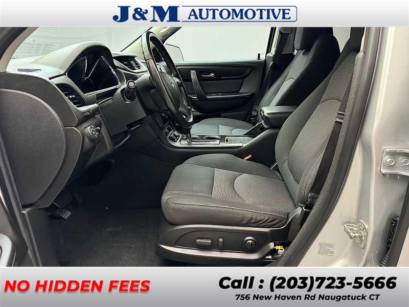 2017 Chevrolet Traverse LT, available for sale in Naugatuck, Connecticut | J&M Automotive Sls&Svc LLC. Naugatuck, Connecticut 2017 Chevrolet Traverse LT, available for sale in Naugatuck, Connecticut | J&M Automotive Sls&Svc LLC. Naugatuck, Connecticut
