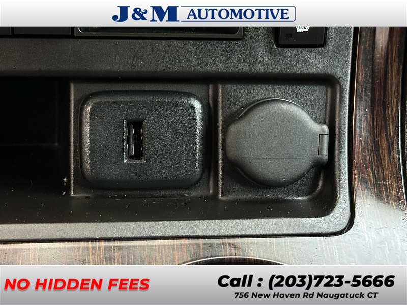 2017 Chevrolet Traverse LT, available for sale in Naugatuck, Connecticut | J&M Automotive Sls&Svc LLC. Naugatuck, Connecticut 2017 Chevrolet Traverse LT, available for sale in Naugatuck, Connecticut | J&M Automotive Sls&Svc LLC. Naugatuck, Connecticut