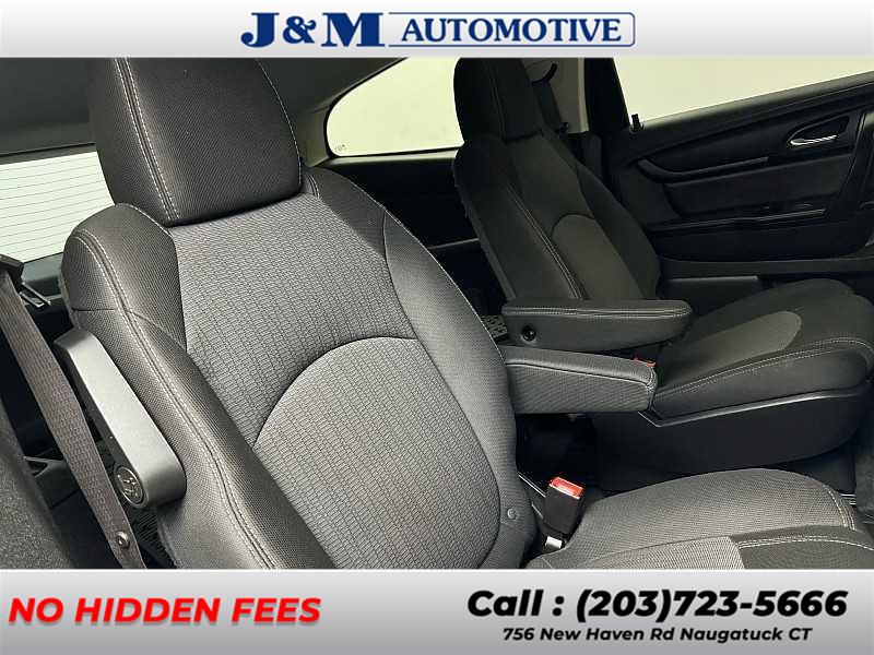 2017 Chevrolet Traverse LT, available for sale in Naugatuck, Connecticut | J&M Automotive Sls&Svc LLC. Naugatuck, Connecticut 2017 Chevrolet Traverse LT, available for sale in Naugatuck, Connecticut | J&M Automotive Sls&Svc LLC. Naugatuck, Connecticut