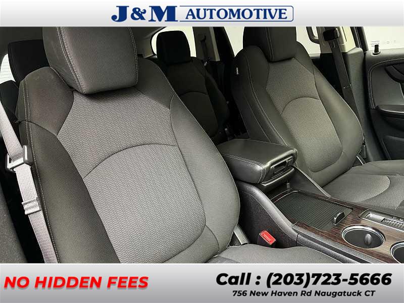 2017 Chevrolet Traverse LT, available for sale in Naugatuck, Connecticut | J&M Automotive Sls&Svc LLC. Naugatuck, Connecticut 2017 Chevrolet Traverse LT, available for sale in Naugatuck, Connecticut | J&M Automotive Sls&Svc LLC. Naugatuck, Connecticut