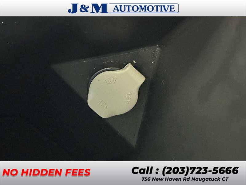 2017 Chevrolet Traverse LT, available for sale in Naugatuck, Connecticut | J&M Automotive Sls&Svc LLC. Naugatuck, Connecticut 2017 Chevrolet Traverse LT, available for sale in Naugatuck, Connecticut | J&M Automotive Sls&Svc LLC. Naugatuck, Connecticut