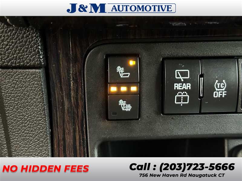 2017 Chevrolet Traverse LT, available for sale in Naugatuck, Connecticut | J&M Automotive Sls&Svc LLC. Naugatuck, Connecticut 2017 Chevrolet Traverse LT, available for sale in Naugatuck, Connecticut | J&M Automotive Sls&Svc LLC. Naugatuck, Connecticut