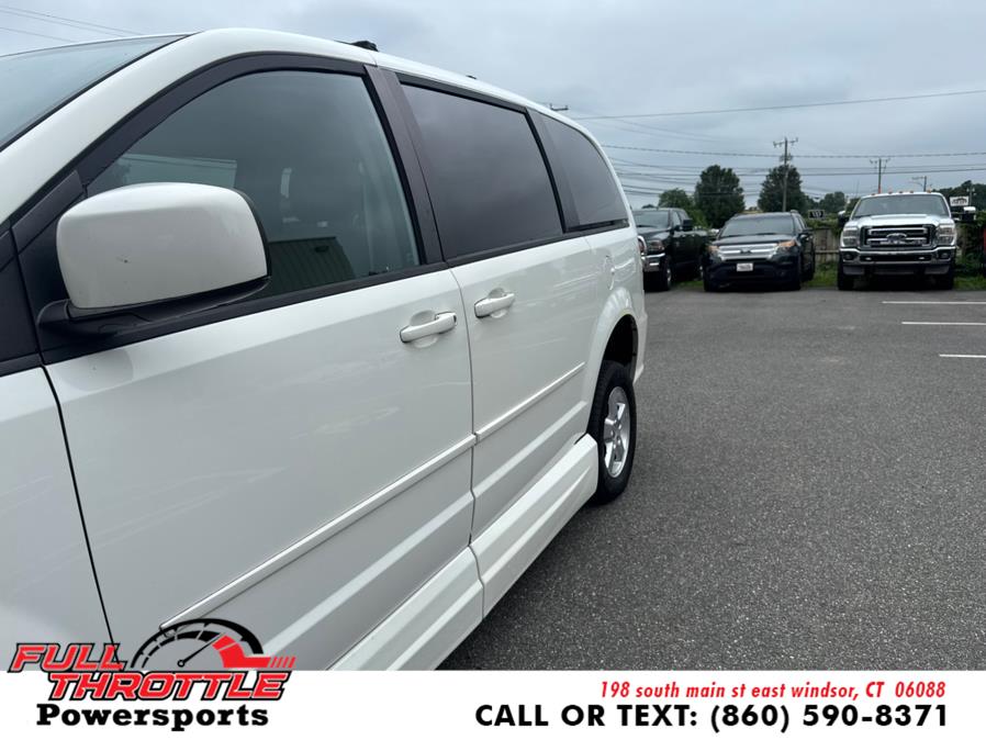 2012 Dodge Grand Caravan 4dr Wgn SXT, available for sale in East Windsor, Connecticut | Full Throttle Power Sports LLC. East Windsor, Connecticut 2012 Dodge Grand Caravan 4dr Wgn SXT, available for sale in East Windsor, Connecticut | Full Throttle Power Sports LLC. East Windsor, Connecticut