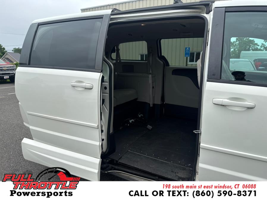 2012 Dodge Grand Caravan 4dr Wgn SXT, available for sale in East Windsor, Connecticut | Full Throttle Power Sports LLC. East Windsor, Connecticut 2012 Dodge Grand Caravan 4dr Wgn SXT, available for sale in East Windsor, Connecticut | Full Throttle Power Sports LLC. East Windsor, Connecticut
