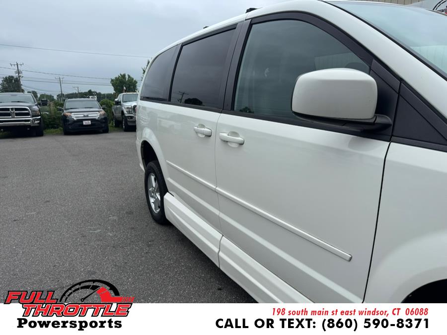 2012 Dodge Grand Caravan 4dr Wgn SXT, available for sale in East Windsor, Connecticut | Full Throttle Power Sports LLC. East Windsor, Connecticut 2012 Dodge Grand Caravan 4dr Wgn SXT, available for sale in East Windsor, Connecticut | Full Throttle Power Sports LLC. East Windsor, Connecticut