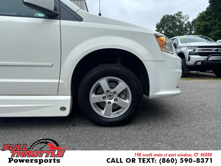 2012 Dodge Grand Caravan 4dr Wgn SXT, available for sale in East Windsor, Connecticut | Full Throttle Power Sports LLC. East Windsor, Connecticut 2012 Dodge Grand Caravan 4dr Wgn SXT, available for sale in East Windsor, Connecticut | Full Throttle Power Sports LLC. East Windsor, Connecticut