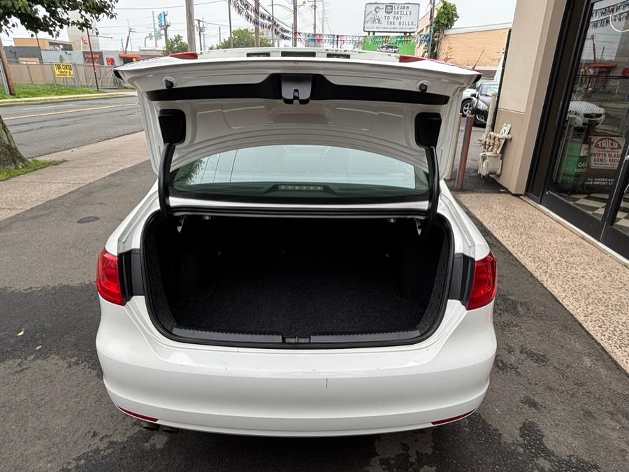 2013 Volkswagen Jetta Sedan 4dr Auto SE PZEV, available for sale in New haven, Connecticut | Wilson Maturo Motors. New haven, Connecticut 2013 Volkswagen Jetta Sedan 4dr Auto SE PZEV, available for sale in New haven, Connecticut | Wilson Maturo Motors. New haven, Connecticut
