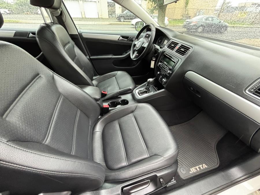 2013 Volkswagen Jetta Sedan 4dr Auto SE PZEV, available for sale in New haven, Connecticut | Wilson Maturo Motors. New haven, Connecticut 2013 Volkswagen Jetta Sedan 4dr Auto SE PZEV, available for sale in New haven, Connecticut | Wilson Maturo Motors. New haven, Connecticut
