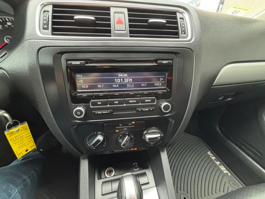 2013 Volkswagen Jetta Sedan 4dr Auto SE PZEV, available for sale in New haven, Connecticut | Wilson Maturo Motors. New haven, Connecticut 2013 Volkswagen Jetta Sedan 4dr Auto SE PZEV, available for sale in New haven, Connecticut | Wilson Maturo Motors. New haven, Connecticut