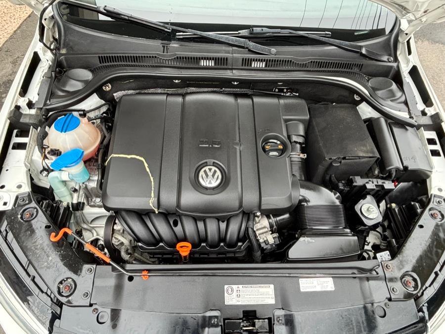 2013 Volkswagen Jetta Sedan 4dr Auto SE PZEV, available for sale in New haven, Connecticut | Wilson Maturo Motors. New haven, Connecticut 2013 Volkswagen Jetta Sedan 4dr Auto SE PZEV, available for sale in New haven, Connecticut | Wilson Maturo Motors. New haven, Connecticut