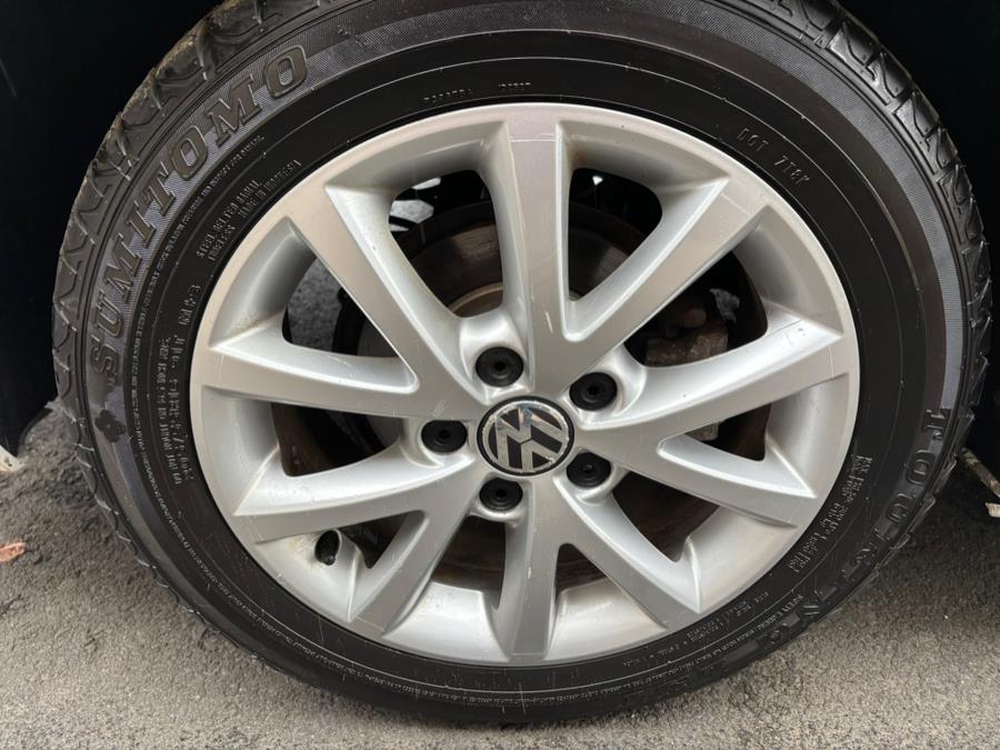 2013 Volkswagen Jetta Sedan 4dr Auto SE PZEV, available for sale in New haven, Connecticut | Wilson Maturo Motors. New haven, Connecticut 2013 Volkswagen Jetta Sedan 4dr Auto SE PZEV, available for sale in New haven, Connecticut | Wilson Maturo Motors. New haven, Connecticut