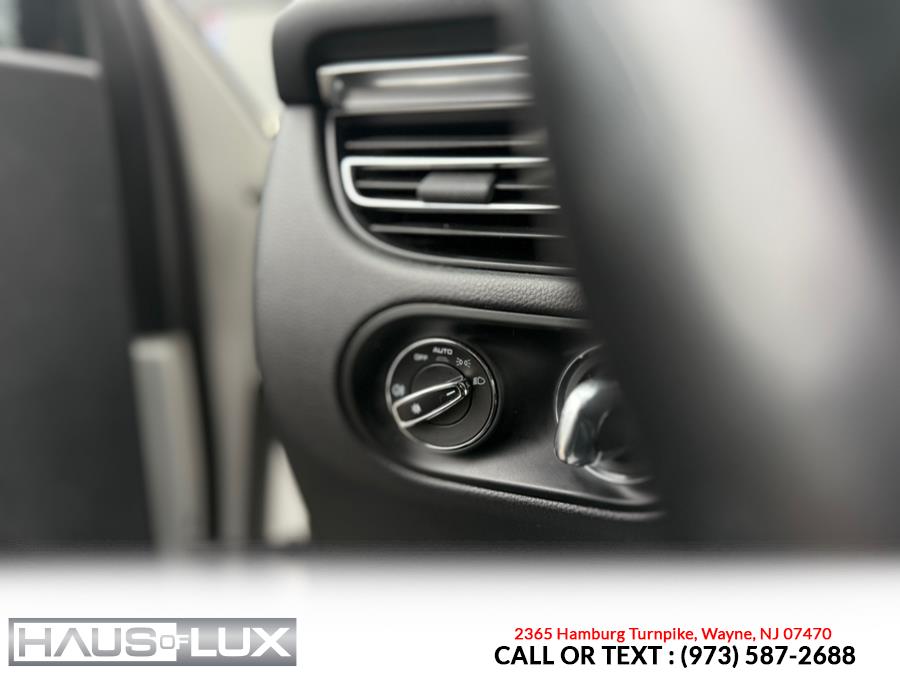 2021 Porsche Macan AWD, available for sale in Wayne, New Jersey | Haus of Lux. Wayne, New Jersey 2021 Porsche Macan AWD, available for sale in Wayne, New Jersey | Haus of Lux. Wayne, New Jersey