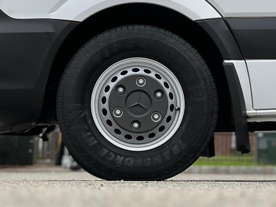 2018 Mercedes-Benz Sprinter Thermo King V520 RT MAX 3500XD High Roof V6 170" Extended RWD, available for sale in Paterson, New Jersey | Speedway Commercial Motors LLC. Paterson, New Jersey 2018 Mercedes-Benz Sprinter Thermo King V520 RT MAX 3500XD High Roof V6 170" Extended RWD, available for sale in Paterson, New Jersey | Speedway Commercial Motors LLC. Paterson, New Jersey