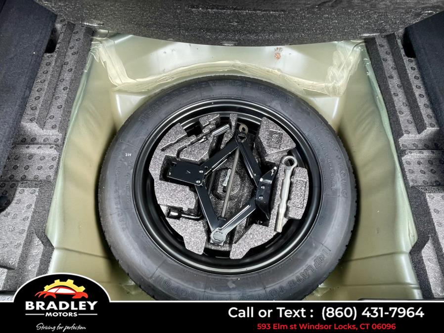 2011 Subaru Outback 2.5i Premium, available for sale in Windsor Locks, Connecticut | Bradley Motors Inc. Windsor Locks, Connecticut 2011 Subaru Outback 2.5i Premium, available for sale in Windsor Locks, Connecticut | Bradley Motors Inc. Windsor Locks, Connecticut