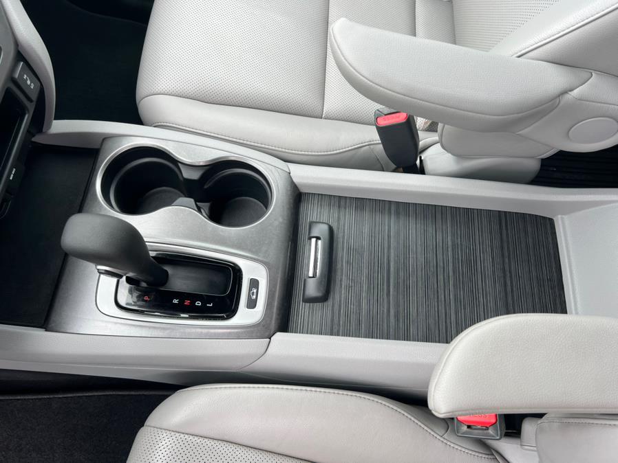2017 Honda Ridgeline RTL 4x4 Crew Cab 5.3'' Bed, available for sale in Branford, Connecticut | J&E Auto Sales LLC. Branford, Connecticut 2017 Honda Ridgeline RTL 4x4 Crew Cab 5.3'' Bed, available for sale in Branford, Connecticut | J&E Auto Sales LLC. Branford, Connecticut