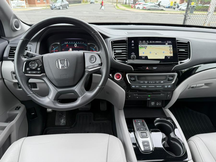 2019 Honda Pilot Touring 8-Passenger AWD/ DVD, available for sale in Hartford, Connecticut | VEB Auto Sales. Hartford, Connecticut 2019 Honda Pilot Touring 8-Passenger AWD/ DVD, available for sale in Hartford, Connecticut | VEB Auto Sales. Hartford, Connecticut