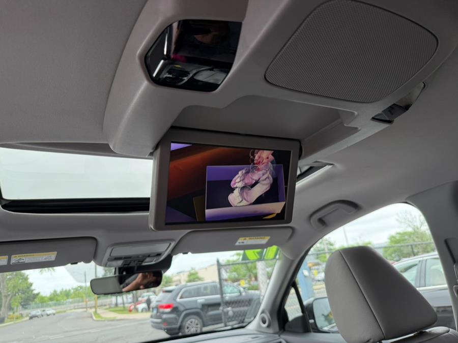 2019 Honda Pilot Touring 8-Passenger AWD/ DVD, available for sale in Hartford, Connecticut | VEB Auto Sales. Hartford, Connecticut 2019 Honda Pilot Touring 8-Passenger AWD/ DVD, available for sale in Hartford, Connecticut | VEB Auto Sales. Hartford, Connecticut