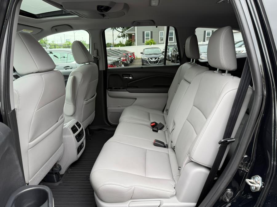 2019 Honda Pilot Touring 8-Passenger AWD/ DVD, available for sale in Hartford, Connecticut | VEB Auto Sales. Hartford, Connecticut 2019 Honda Pilot Touring 8-Passenger AWD/ DVD, available for sale in Hartford, Connecticut | VEB Auto Sales. Hartford, Connecticut
