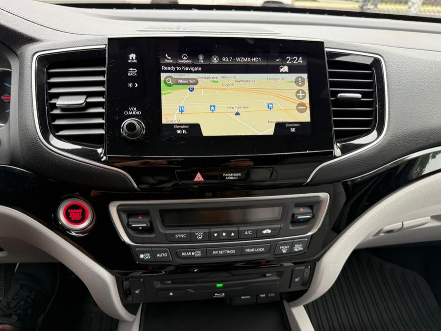 2019 Honda Pilot Touring 8-Passenger AWD/ DVD, available for sale in Hartford, Connecticut | VEB Auto Sales. Hartford, Connecticut 2019 Honda Pilot Touring 8-Passenger AWD/ DVD, available for sale in Hartford, Connecticut | VEB Auto Sales. Hartford, Connecticut
