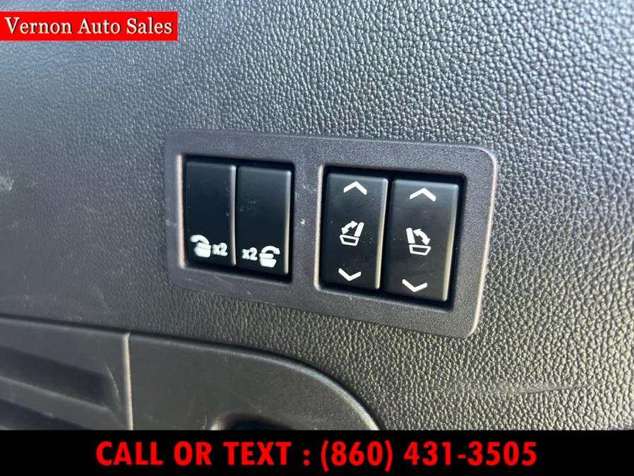 2017 GMC Yukon 4WD 4dr Denali, available for sale in Manchester, Connecticut | Vernon Auto Sale & Service. Manchester, Connecticut 2017 GMC Yukon 4WD 4dr Denali, available for sale in Manchester, Connecticut | Vernon Auto Sale & Service. Manchester, Connecticut