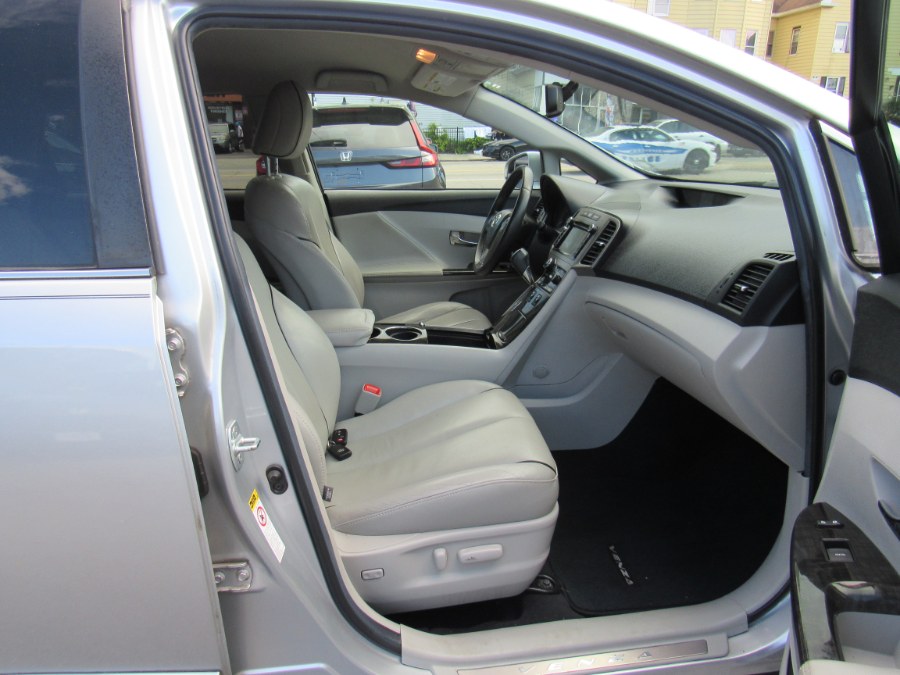 2013 Toyota Venza XLE, available for sale in Worcester, Massachusetts | Hilario's Auto Sales Inc.. Worcester, Massachusetts 2013 Toyota Venza XLE, available for sale in Worcester, Massachusetts | Hilario's Auto Sales Inc.. Worcester, Massachusetts