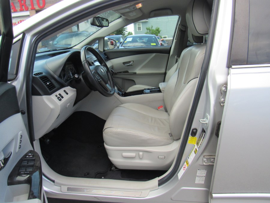 2013 Toyota Venza XLE, available for sale in Worcester, Massachusetts | Hilario's Auto Sales Inc.. Worcester, Massachusetts 2013 Toyota Venza XLE, available for sale in Worcester, Massachusetts | Hilario's Auto Sales Inc.. Worcester, Massachusetts