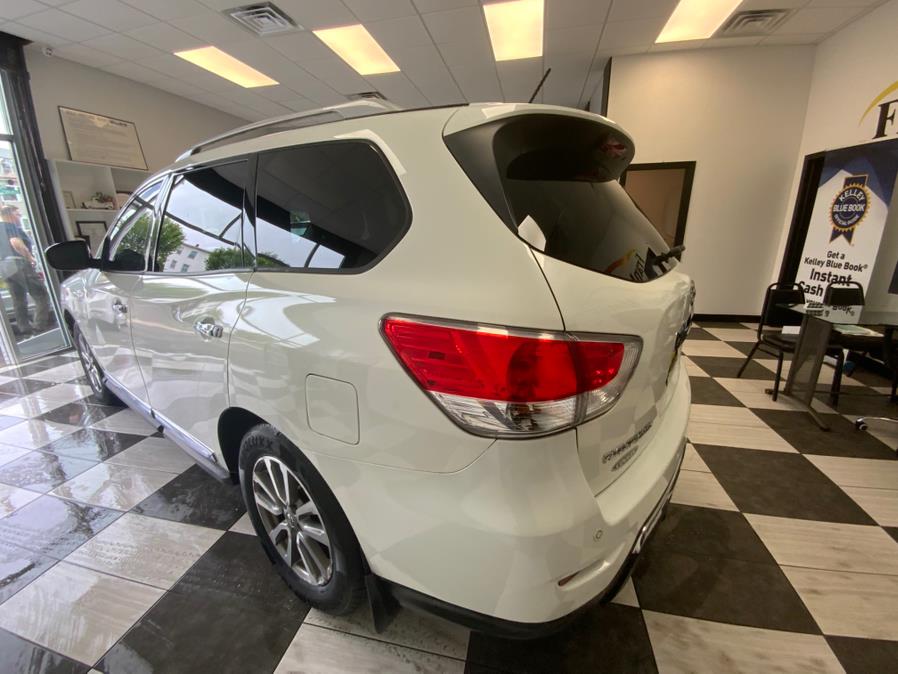2015 Nissan Pathfinder S photo 4