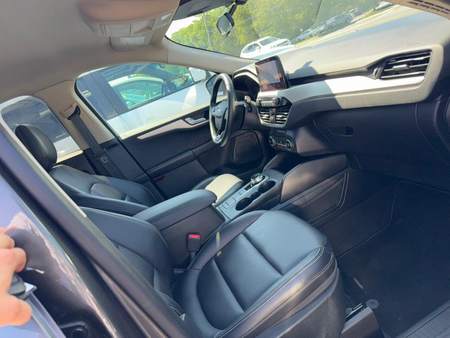 2020 Ford Escape SEL AWD, available for sale in Shirley, New York | Roe Motors Ltd. Shirley, New York 2020 Ford Escape SEL AWD, available for sale in Shirley, New York | Roe Motors Ltd. Shirley, New York
