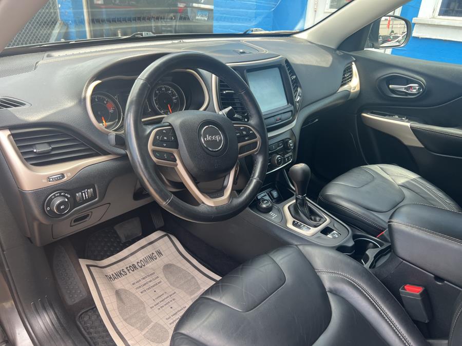 2017 Jeep Cherokee Latitude 4x4 True North Edition Pgk., available for sale in Stamford, Connecticut | Harbor View Auto Sales LLC. Stamford, Connecticut 2017 Jeep Cherokee Latitude 4x4 True North Edition Pgk., available for sale in Stamford, Connecticut | Harbor View Auto Sales LLC. Stamford, Connecticut