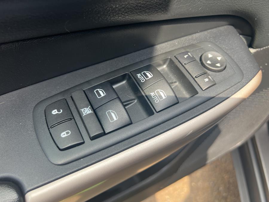 2017 Jeep Cherokee Latitude 4x4 True North Edition Pgk., available for sale in Stamford, Connecticut | Harbor View Auto Sales LLC. Stamford, Connecticut 2017 Jeep Cherokee Latitude 4x4 True North Edition Pgk., available for sale in Stamford, Connecticut | Harbor View Auto Sales LLC. Stamford, Connecticut