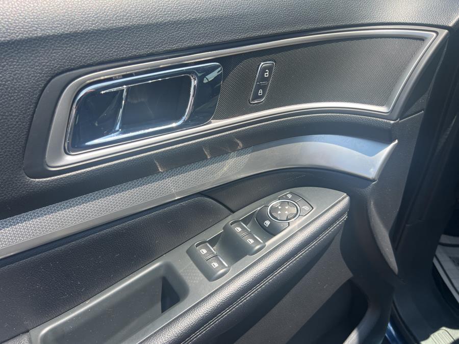 2017 Ford Explorer XLT 4WD, available for sale in Stamford, Connecticut | Harbor View Auto Sales LLC. Stamford, Connecticut 2017 Ford Explorer XLT 4WD, available for sale in Stamford, Connecticut | Harbor View Auto Sales LLC. Stamford, Connecticut