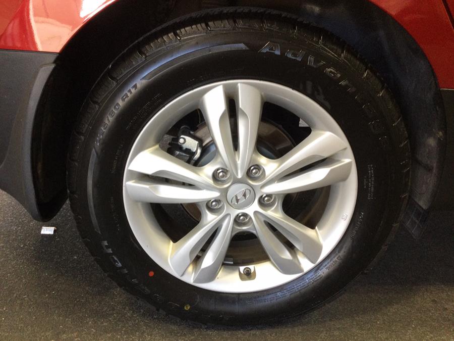 2013 Hyundai Tucson AWD 4dr Auto GLS PZEV, available for sale in Plantsville, Connecticut | L&S Automotive LLC. Plantsville, Connecticut 2013 Hyundai Tucson AWD 4dr Auto GLS PZEV, available for sale in Plantsville, Connecticut | L&S Automotive LLC. Plantsville, Connecticut