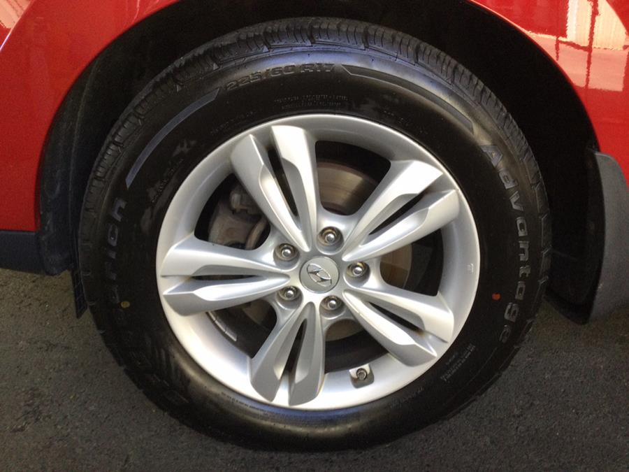 2013 Hyundai Tucson AWD 4dr Auto GLS PZEV, available for sale in Plantsville, Connecticut | L&S Automotive LLC. Plantsville, Connecticut 2013 Hyundai Tucson AWD 4dr Auto GLS PZEV, available for sale in Plantsville, Connecticut | L&S Automotive LLC. Plantsville, Connecticut