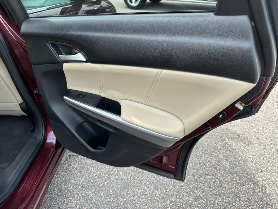 2013 Honda Crosstour 2WD V6 5dr EX-L, available for sale in South Windsor, Connecticut | Mike And Tony Auto Sales, Inc. South Windsor, Connecticut 2013 Honda Crosstour 2WD V6 5dr EX-L, available for sale in South Windsor, Connecticut | Mike And Tony Auto Sales, Inc. South Windsor, Connecticut
