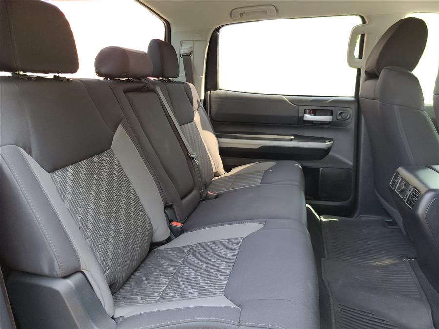 2018 Toyota Tundra 4WD SR5 CrewMax 5.5'' Bed 5.7L (Natl), available for sale in Canton, Connecticut | Lava Motors. Canton, Connecticut 2018 Toyota Tundra 4WD SR5 CrewMax 5.5'' Bed 5.7L (Natl), available for sale in Canton, Connecticut | Lava Motors. Canton, Connecticut