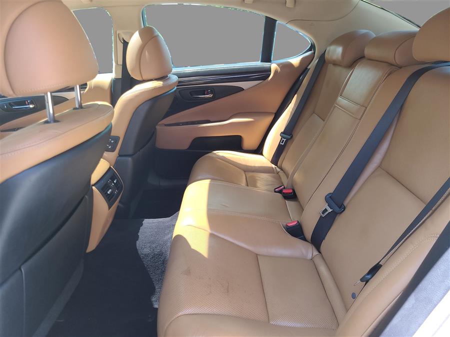 2015 Lexus LS 460 4dr Sdn Crafted Line AWD, available for sale in Canton, Connecticut | Lava Motors. Canton, Connecticut 2015 Lexus LS 460 4dr Sdn Crafted Line AWD, available for sale in Canton, Connecticut | Lava Motors. Canton, Connecticut