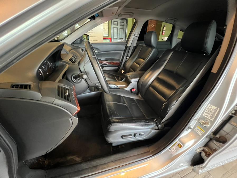 2011 Honda Accord Crosstour 4WD 5dr EX-L, available for sale in West Hartford, Connecticut | AutoMax. West Hartford, Connecticut 2011 Honda Accord Crosstour 4WD 5dr EX-L, available for sale in West Hartford, Connecticut | AutoMax. West Hartford, Connecticut