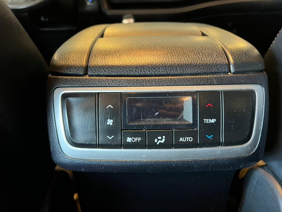 2014 Toyota Highlander AWD 4dr V6 XLE (Natl), available for sale in West Hartford, Connecticut | AutoMax. West Hartford, Connecticut 2014 Toyota Highlander AWD 4dr V6 XLE (Natl), available for sale in West Hartford, Connecticut | AutoMax. West Hartford, Connecticut
